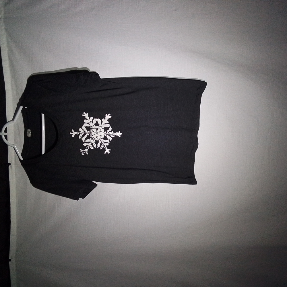 J Crew Short Sleeved Gray T Shirt with Snowflake